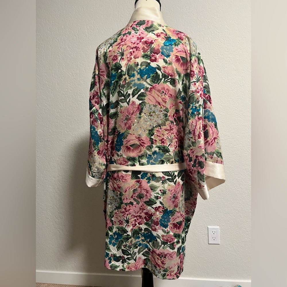 Gold label Victoria’s Secret Robe - Picture 4 of 4